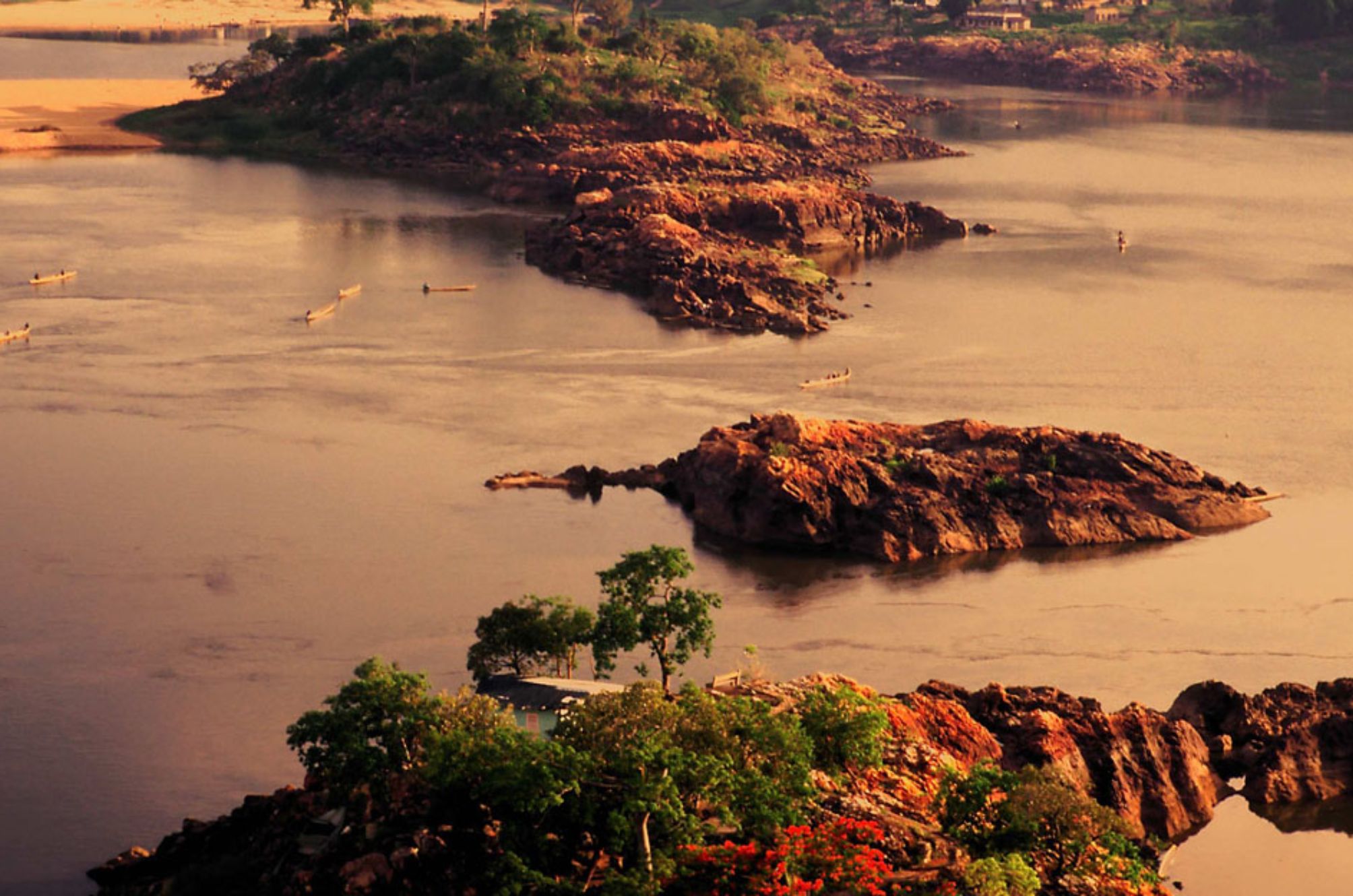 Fleuve Oubangui, Impfondo
